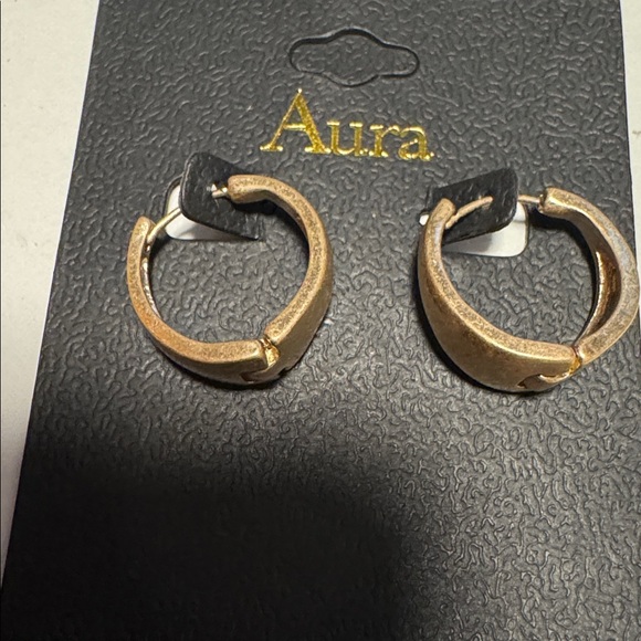 Gold Tone Chunky Hoop Earrings (BR1111) - Picture 6 of 7